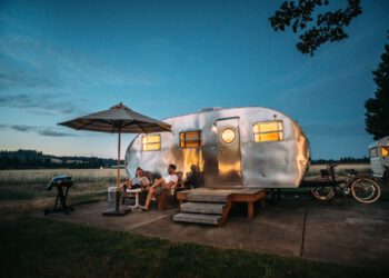 Campingurlaub - mit dem Wohnwagen durch die Lande ziehen