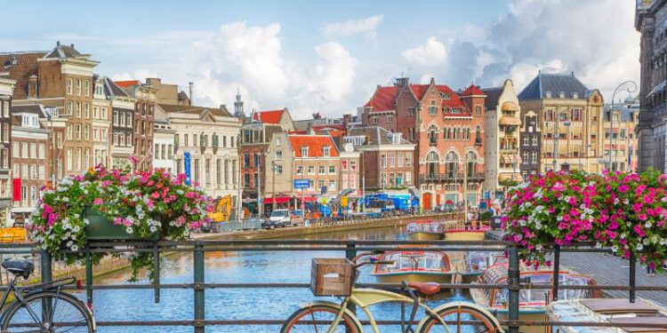 Die schönsten Orte, die Sie besuchen sollten, wenn Niederlande Ihr nächstes Reiseziel ist