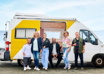 Bettina Tietjen auf großem Camping-Abenteuertrip von Nord nach Süd - mit sechs Prominenten und drei Wohnmobilen