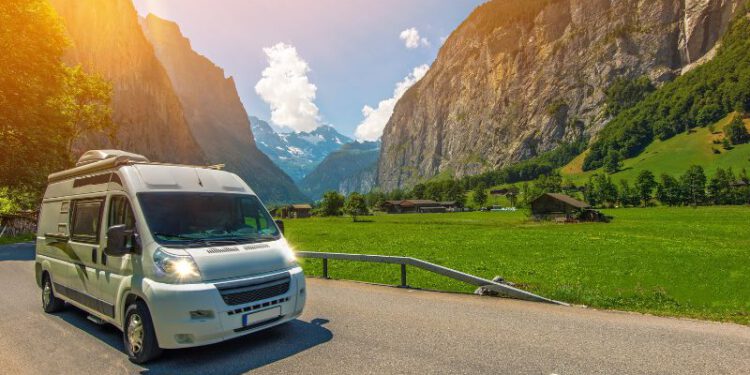 Filz-Camper: So verwandelst du deinen Van in ein kuscheliges Zuhause